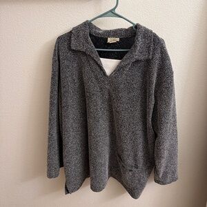 Long sleeve sweater with collar